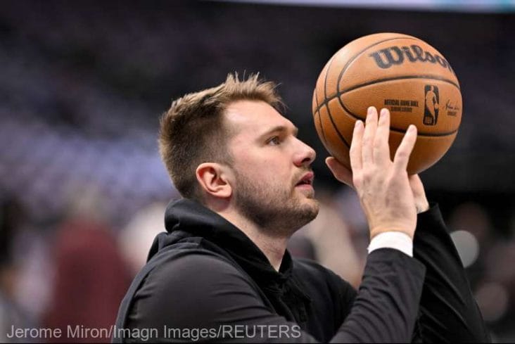 Știri de azi | Baschet: NBA – Luka Doncic (Dallas Mavericks) s-a accidentat şi va fi indisponibil cel puţin o lună - Știri de azi | 