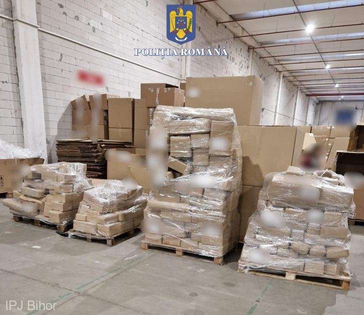 ada_-_31_decembrie_2024_-_012.jpg - Știri de azi Știri de azi | Bihor: Peste 2,2 tone de articole pirotehnice, confiscate de poliţişti - Știri de azi |