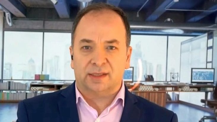 Știri de azi | Analist economic: incertitudine şi îngrijorare printre investitori, pierderi de peste 11 miliarde de lei pe BVB. Deprecierea ne afectează pe toţi, pe bursă sunt şi banii din pilonul II de pensii. Unde duce „joaca de-a economia” a lui Călin Georgescu - Știri de azi | 