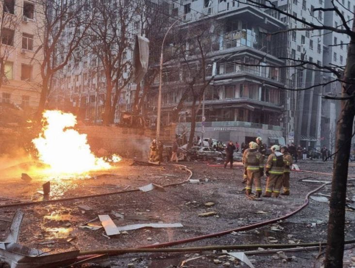 Știri de azi | Război în Ucraina: Atac cu rachete ruseşti la Kiev şi în nordul ţării - Știri de azi | 