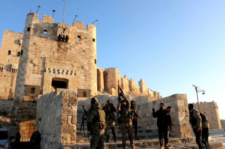 Știri de azi | VIDEO Tentativă de lovitură de stat în plină desfășurare, în Siria: Membrii familiei prezidențiale sunt căutați - Știri de azi | 