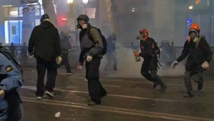 media-173309340329135200.jpg - Știri de azi Știri de azi | Zeci de persoane au ajuns la spital în a treia seară de proteste pro-UE în Georgia - Știri de azi |