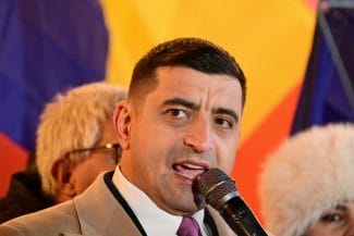 Știri de azi | Simion acuză că se fac presiuni la adresa celor care l-au susținut pe Georgescu, pentru a se dezice de el. Liderul AUR se referă la interlopi și influenceri - Știri de azi | 