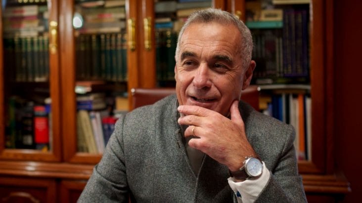 Știri de azi | Expert în securitate: Călin Georgescu folosește metoda ‘fum de luptă’ - Știri de azi | 