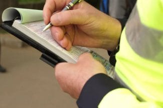 Știri de azi | Poliţia Capitalei – Amenzi de 2.000 de lei, un permis suspendat, certificate şi plăcuţe de înmatriculare retrase unor şoferi care făceau derapaje controlate - Știri de azi | 