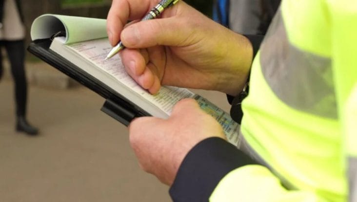 Știri de azi | Poliţia Capitalei – Amenzi de 2.000 de lei, un permis suspendat, certificate şi plăcuţe de înmatriculare retrase unor şoferi care făceau derapaje controlate - Știri de azi | 