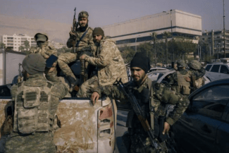 Știri de azi | Rușii se retrag din Siria sub escorta rebelilor - Știri de azi | 