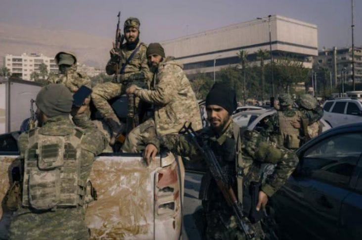 Știri de azi | Rușii se retrag din Siria sub escorta rebelilor - Știri de azi | 