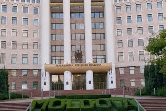 Știri de azi | Moldova a adoptat o strategie de apărare pe 10 ani care prevede creşterea cheltuielilor. Documentul, ridiculizat de opoziţia prorusă - Știri de azi | 