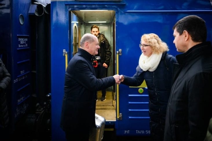 Știri de azi | Cancelarul german Olaf Scholz a venit într-o vizită surpriză la Kiev - Știri de azi | 