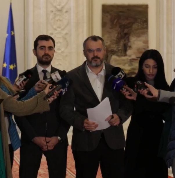 Știri de azi | USR: PSD şi PNL nu doar că i-au minţit grosolan pe români, dar se pregătesc să dea o nouă lovitură devastatoare economiei / Cerem Guvernului să nu adopte „OUG-trenuleţ” în forma comunicată de Ministerul Finanţelor - Știri de azi | 