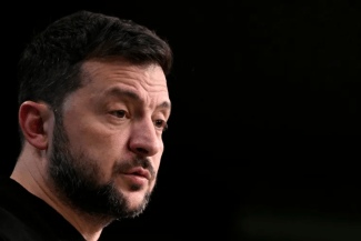 volodymyr-zelensky-brux-19-dec-afp.png - Știri de azi Știri de azi | Mai mulţi militari nord-coreeni răniţi şi luaţi prizonieri în Ucraina au murit anunţă Zelenski şi denunţă ”nebunia de care sunt capabili dictatorii”.”Se face totul pentru ca să ne fie imposibil să prindem coreeni. Ruşii îi trimit la asalt cu o protecţie m - Știri de azi |