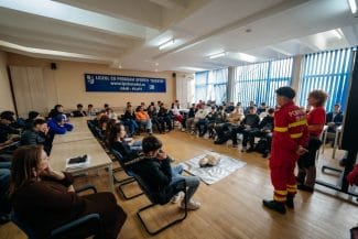 whatsapp-image-2024-12-31-at-13-22-41.jpg - Știri de azi Știri de azi | Peste 8.000 de elevi şi sute de profesori din Timişoara, instruiţi gratuit să răspundă corect în situaţii de urgenţă - Știri de azi |