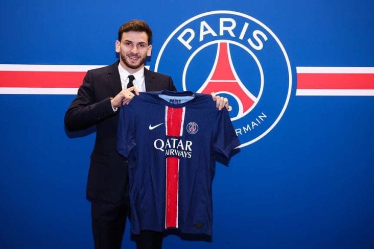 Știri de azi | Khvicha Kvaratskhelia a semnat şi va juca la PSG până în 2029 - Știri de azi | 