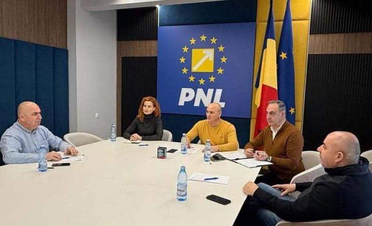 Știri de azi | Ilie Bolojan: Împreună, cei 5 parlamentari PNL aleşi de bihoreni am stabilit cum ne vom organiza în acest mandat / Ne vom întâlni lunar cu primarii localităţilor pentru a inventaria problemele şi pentru a propune rezolvarea acestora - Știri de azi | 