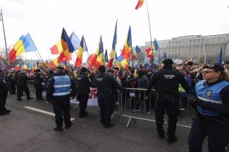 Știri de azi | Jandarmeria București confirmă: Protestul pentru sprijinul lui CĂLIN GEORGESCU este PAȘNIC! - Știri de azi | 