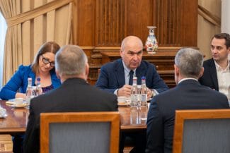 aaa09820.jpg - Știri de azi Știri de azi | Preşedintele Senatului, Ilie Bolojan, întrevedere cu reprezentanţii companiei Lockheed Martin: Compania îşi propune să dezvolte proiectul din România într-un hub european în domeniul eficienţei şi securităţii energetice - Știri de azi |