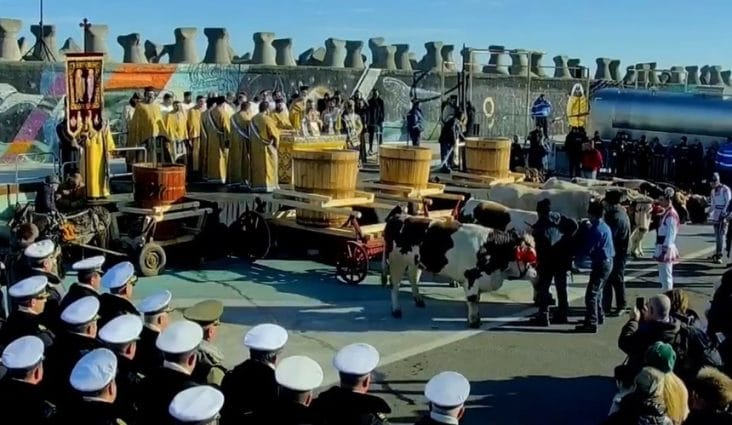 Știri de azi | Mii de persoane au participat la slujba de Bobotează de la Constanţa/ IPS Teodosie: 2025 este un an care se arată luminos, frumos, să fie tot anul ca seninul de astăzi, să ne aducă roade, să avem discernământ în tot ce facem - Știri de azi | 