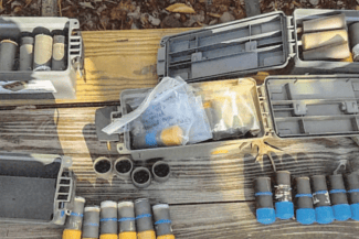 Știri de azi | Cel mai mare depozit de explozibili identificat vreodată de FBI, descoperit la o fermă din Virginia / Un borcan cu explozibil extrem de volatil, găsit într-un congelator unde doi copii minori aveau acces / Un bărbat a fost arestat - Știri de azi | 