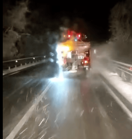 Știri de azi | Centrul Infotrafic: Polei pe unele artere rutiere din judeţele Bihor, Caraş-Severin şi Sălaj / DRDP Timişoara anunţă că a împrăştiat peste noapte peste 950 de tone de antiderapant – VIDEO - Știri de azi | 