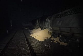 cfr.jpg - Știri de azi Știri de azi | Studenţii pot cumpăra, de miercuri, biletele de tren cu reducere de 90 la sută doar pentru călătoriile între localitatea de domiciliu şi cea unde se află universitatea/ Tichetele pot fi cumpărate doar din gări sau agenţiile CFR - Știri de azi |