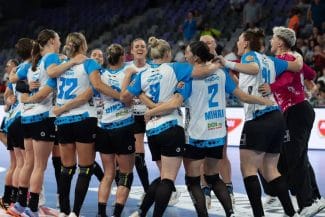 Știri de azi | Handbal feminin: CSM Bucureşti, victorie cu Nykobing şi urcă pe locul 3 în grupa A din Liga Campionilor - Știri de azi | 