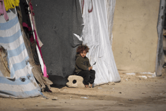 deir-al-balah-ap.png - Știri de azi Știri de azi | ONU afirmă că 915 camioane cu ajutoare au intrat luni în Gaza. Secretarul general al ONU, Antonio Guterres, descrie situaţia umanitară drept „catastrofală” - Știri de azi |