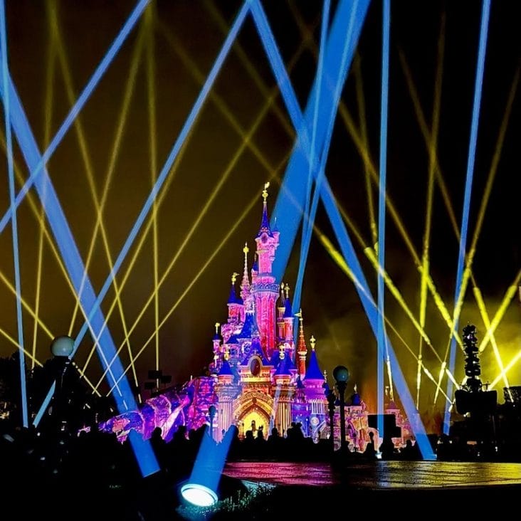 disneyland-paris4.jpg - Știri de azi Știri de azi | Disneyland Paris prezintă un spectacol de noapte spectaculos care utilizează tehnologia laser a Jocurilor de la Paris – FOTO/ VIDEO - Știri de azi |
