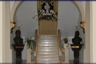 Știri de azi | Procurorii buzoieni s-au sesizat din oficiu şi fac cercetări în cazul unui profesor de religie de la cel mai bun liceu din Buzău care ar fi promovat idei legionare în faţa elevilor. Ce pedeapsă riscă dascălul - Știri de azi | 