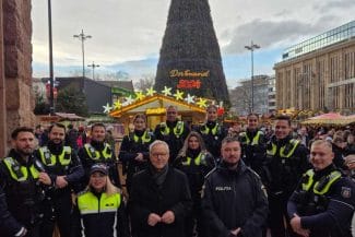 img-20241208-wa0028.jpg - Știri de azi Știri de azi | Doi poliţişti din cadrul Poliţiei Române au participat la misiuni operative desfăşurate împreună cu poliţiştii germani, în zonele Târgurilor de Crăciun din Renania de Nord-Westfalia – FOTO - Știri de azi |
