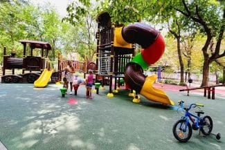 Știri de azi | Nicuşor Dan prezintă un bilanţ al lucrărilor făcute în parcuri anul trecut: 17 locuri de joacă şi de fitness înlocuite, alei restaurate, un lac decolmatat, un pod reparat şi peste 500 de copaci plantaţi - Știri de azi | 