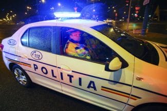 Știri de azi | Teleorman: Bărbat reţinut de poliţişti după ce a lovit-o cu pumnul pe o angajată a unei staţii de carburant - Știri de azi | 