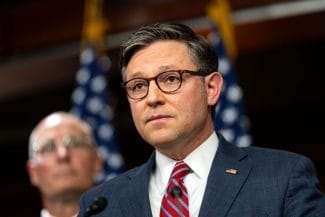 media-172735753908716400.jpg - Știri de azi Știri de azi | VIDEO Omul lui Trump, instalat cu mari emoții în fruntea Camerei Reprezentanților. Urmează momentul decisiv pentru noul președinte - Știri de azi |