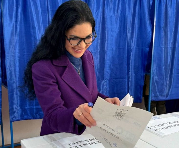 media-173244933871955500.jpg - Știri de azi Știri de azi | Cu 0,46%, Ana Birchall intră iar în cursa prezidențială: Candidez pentru că iubesc țara - Știri de azi |