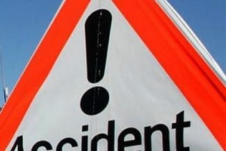 Știri de azi | Accident între un microbuz și o mașină de gunoi, în Prahova - Știri de azi | 