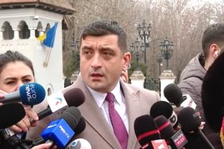 media-173486302567850900.jpg - Știri de azi Știri de azi | Se reiau protestele în Piața Victoriei. George Simion s-a alăturat susținătorilor lui Călin Georgescu - Știri de azi |