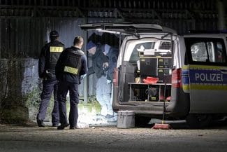 media-173589767062319300.jpeg - Știri de azi Știri de azi | Explozie în faţa unei secţii de poliţie din Berlin. Doi poliţişti, răniţi - Știri de azi |
