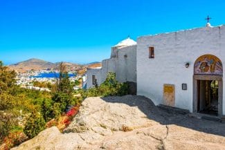 Știri de azi | VIDEO O nouă destinație de vacanță din Grecia își face loc printre preferințele turiștilor: Românii vor lua cu asalt ‘Insula Apucalipsei’ în 2025 - Știri de azi | 