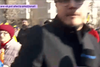 media-173772442416665000.png - Știri de azi Știri de azi | VIDEO Jurnaliști agresați și înjurați de susținătorii lui Călin Georgescu la evenimentul din Parcul Tineretului - Știri de azi |