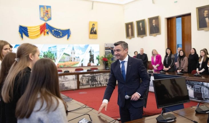 Știri de azi | Huiduieli masive la Iași de Ziua Unirii! Primarul Chirica iese tare: Cei care-i mână în lupta aceasta nu respectă cu adevărat simbolurile naţionale - Știri de azi | 