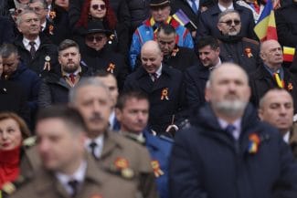 Știri de azi | Scandal uriaș la Iași: ‘Biserica este batjocorită de extremiştii adunaţi în Piaţa Unirii’ - Știri de azi | 