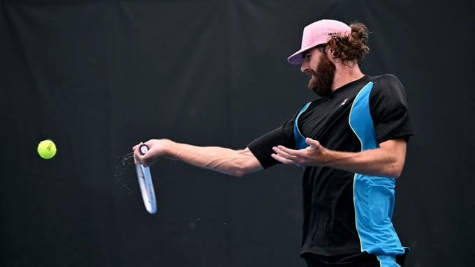 Știri de azi | Novak Djokovici, eliminat de americanul Opelka, locul 293 mondial, în sferturi la Brisbane - Știri de azi | 