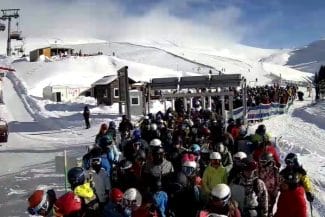 Știri de azi | Peste 400 de intervenţii ale salvamontiştilor la nivel naţional, din care peste o sută în ultima zi a anului 2024. Şeful Salvamont România: Majoritatea accidentelor au fost pe pârtiile de schi şi săniuş - Știri de azi | 