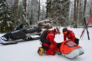 salvamont-2.jpg - Știri de azi Știri de azi | Peste 1.300 de intervenţii ale salvamontiştilor în această vacanţă de iarnă/ Nou record nedorit al Salvamont România în ultimele 24 de ore: 167 de apeluri pentru intervenţie urgentă, 120 de persoane duse la spital/ Salvamont Predeal, cel mai solicitat VID - Știri de azi |