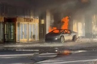 Știri de azi | Un mort şi şapte răniţi în urma exploziei unui camion Tesla în faţa unui hotel deţinut de Trump în Las Vegas - Știri de azi | 