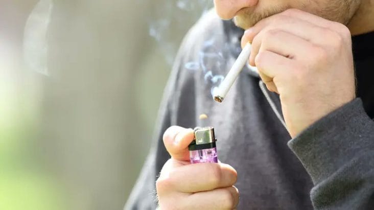 tigara.jpg - Știri de azi Știri de azi | Milano interzice fumatul afară - Știri de azi |