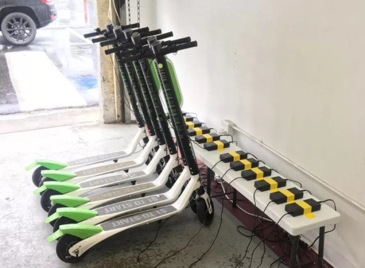 trotinete-electrice-paris-le-figaro.jpg - Știri de azi Știri de azi | Barcelona îi va amenda cu până la 500 de euro pe cei care conduc trotinete electrice pe trotuar sau fără cască - Știri de azi |