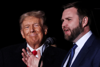 Știri de azi | Meta neagă că utilizatorii Facebook şi Instagram au fost forţaţi să urmărească profilul lui Trump, dar admite că “ar putea dura ceva timp pentru ca cererile lor de unfollow să fie procesate” - Știri de azi | 