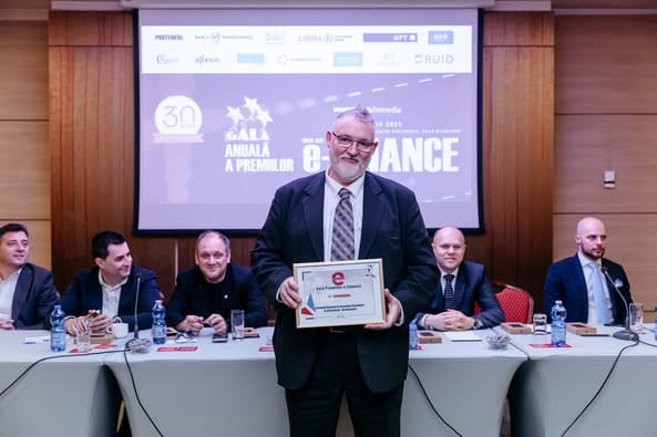 Știri de azi | ICI București, premiat cu Premiul eInnovation la Gala Premiilor eFinance 2025 - Știri de azi | Adrian-Victor Vevera, directorul general al ICI București, primește Premiul eInnovation în cadrul Galei Premiilor eFinance 2025, un eveniment de prestigiu dedicat excelenței în transformarea digitală și inovației tehnologice.