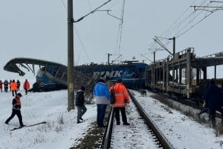 Știri de azi | Prefectul de Olt, despre accidentul feroviar din judeţ: Posibilă cauză, la o primă analiză, ar fi viteza/ Lucrările pentru refacerea liniei, estimate să dureze cel puţin trei-patru zile - Știri de azi | 
